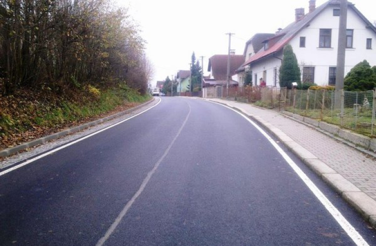 Rekonstrukce silnice v Bozkově pokračuje od pondělí 13. dubna